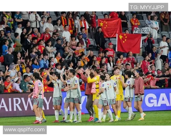 19号足球明星日精彩瞬间回顾与球迷互动盛况全记录